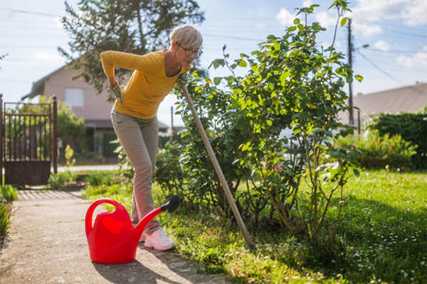 Back Pain in the Heat? How Summer Weather Affects Your Spine